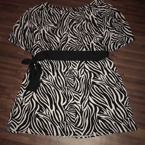 Zebra print short dress. black and white